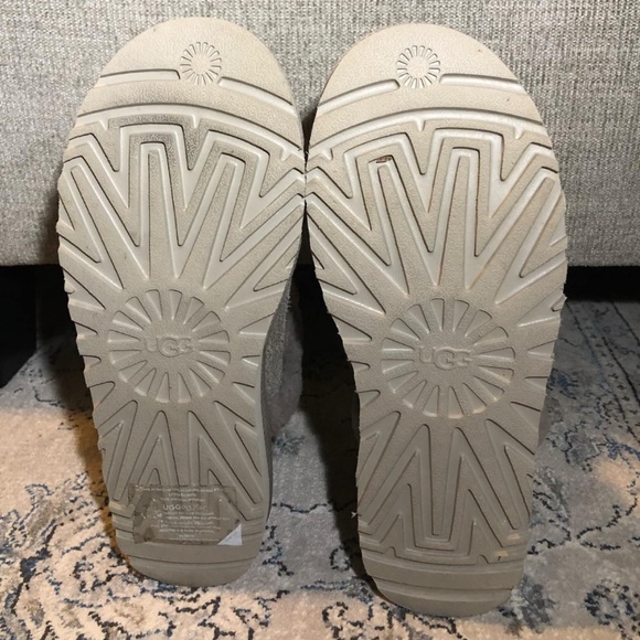 UGG Classic Ultra Mini Spillseam Genuine Shearling Bootie in Smoke Plume - Picture 11 of 11